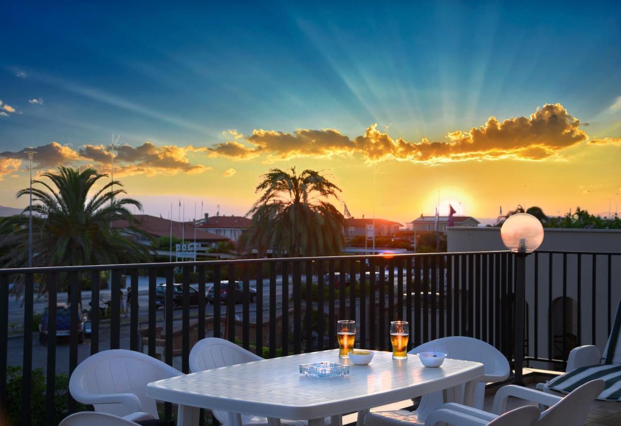 Paris Hotel Lido di Camaiore
