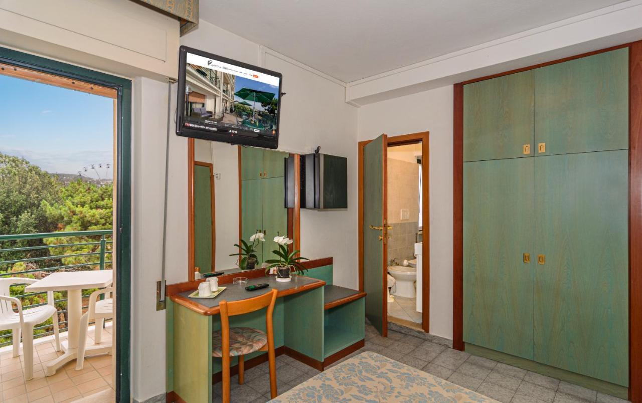 Paris Hotel 3*