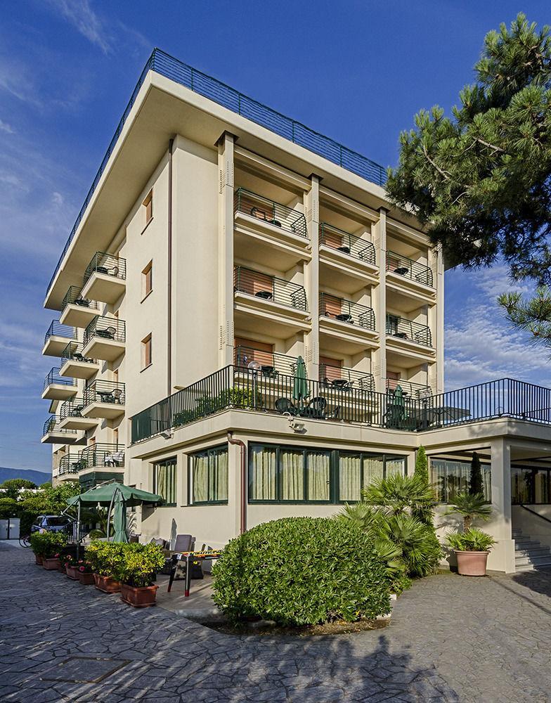 Paris 3* Lido di Camaiore