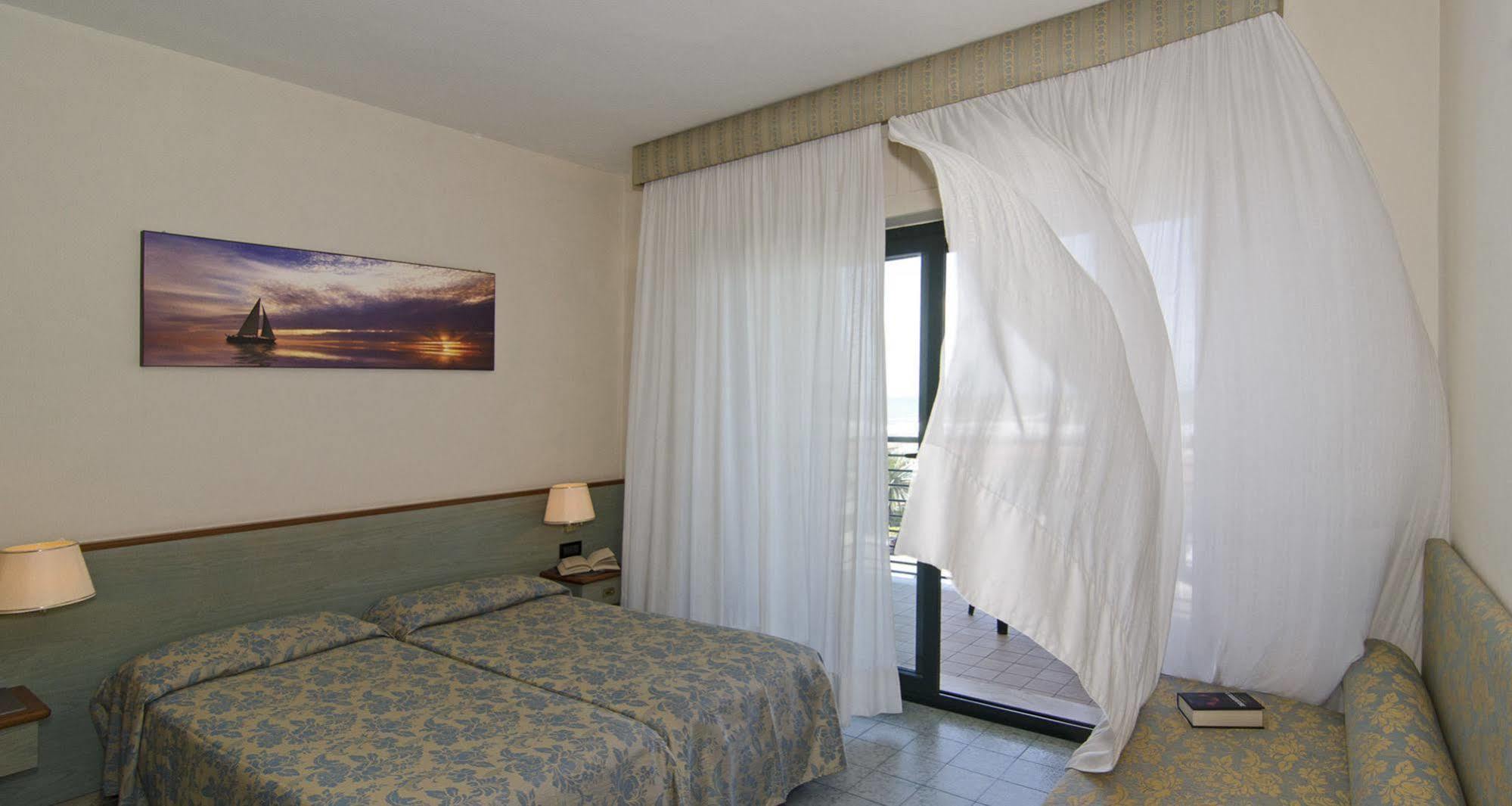 Paris Hotel