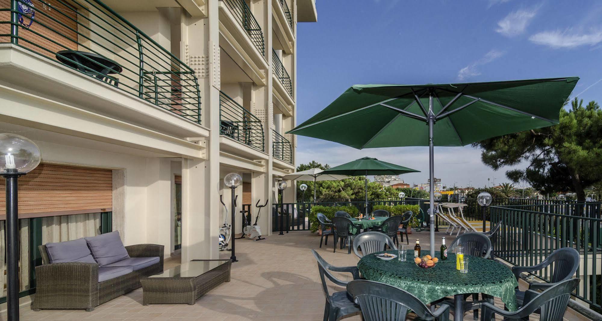 Paris Hotel 3*
